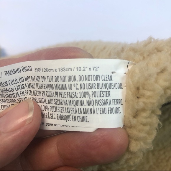 Blanket Scarf Women’s Soft & Thick One Size Camel Color Neutral Fuzzy Faux Fur - Picture 6 of 6